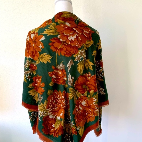 Scarf - Picture 2 of 6